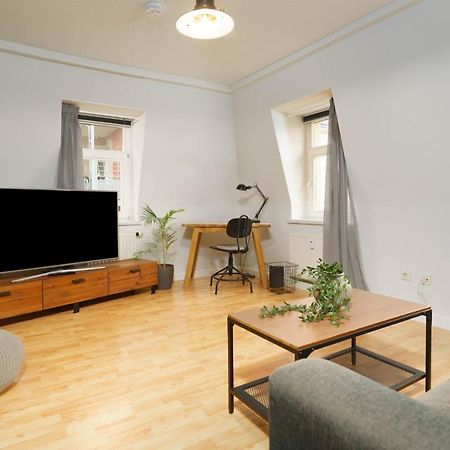 2R Apartment Perfect For Families! Kitchen - Parking - Netflix ドレスデン エクステリア 写真