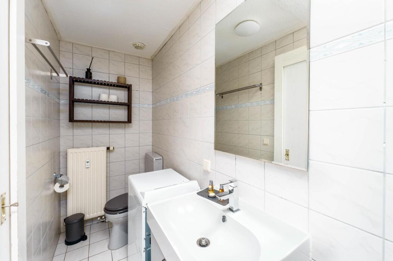 2R Apartment Perfect For Families! Kitchen - Parking - Netflix ドレスデン エクステリア 写真